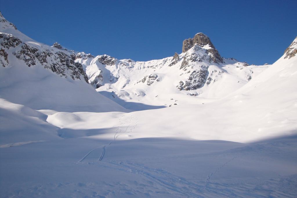 #4 Vallon supérieur de l Vallon supérieur de l'Ormente : sur fond de Pierra Menta