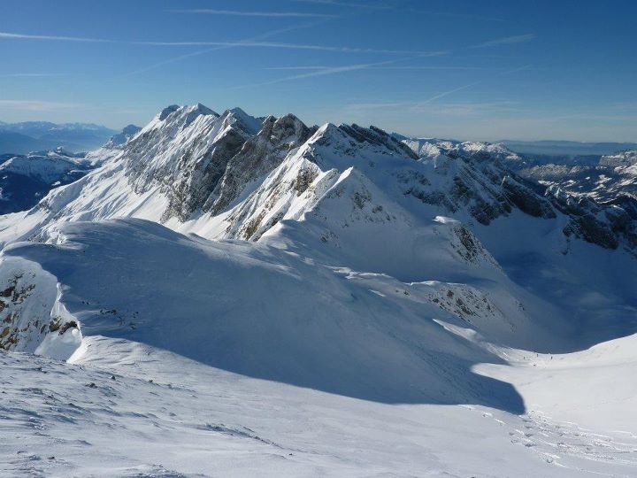 #7 Les Combes : Vue les sommets des autres combes depuis Tardevant Les Combes : Vue les sommets des autres combes depuis Tardevant