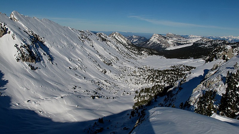 #6 Vallon de Marcieu : vu depuis le Dôme de Bellefond Vallon de Marcieu : vu depuis le Dôme de Bellefond