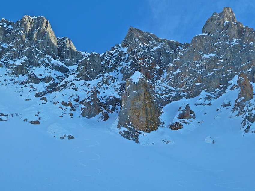 #5 Sous le couloir : Bonne poudre tassée dans le cône Sous le couloir : Bonne poudre tassée dans le cône