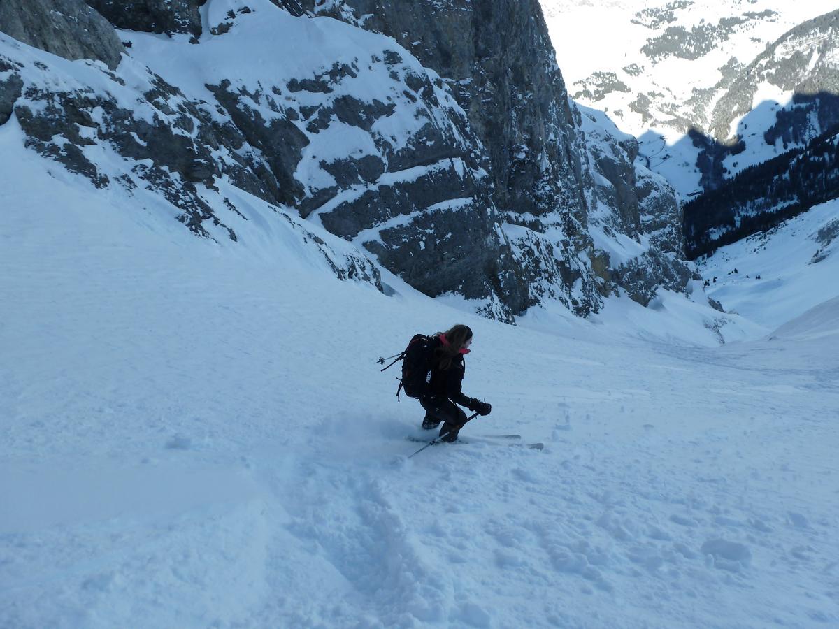 #5 couloir nord du col du Paré du : Gaëlle à l’attaque du couloir nord du col du Paré du Joux couloir nord du col du Paré du : Gaëlle à l’attaque du couloir nord du col du Paré du Joux