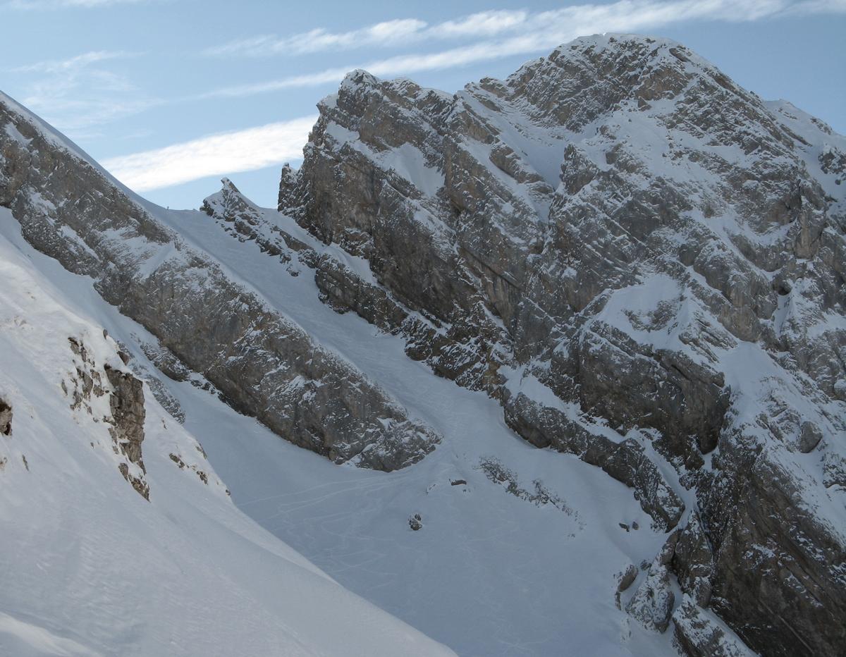 #7 Col du Paré de Joux : On laisse le Couloir nord du col du Paré du Joux dans notre dos Col du Paré de Joux : On laisse le Couloir nord du col du Paré du Joux dans notre dos