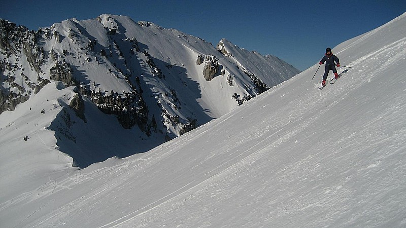 Bellefond : Bon début de la descente dans la poudreuse.