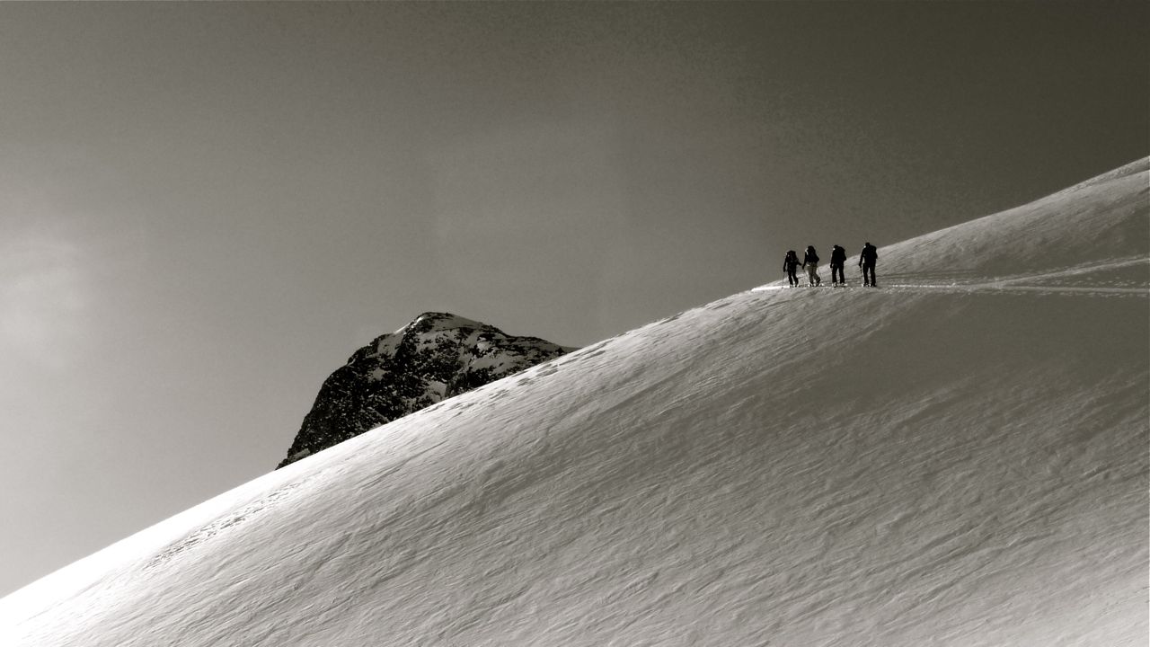 #6 Bombé à 3000m : un groupe de randonneurs prend la pose Bombé à 3000m : un groupe de randonneurs prend la pose