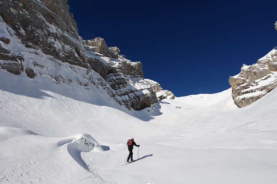 #1 montée vers 2000 m : dans la combe sous l montée vers 2000 m : dans la combe sous l'arête du Jallouvre