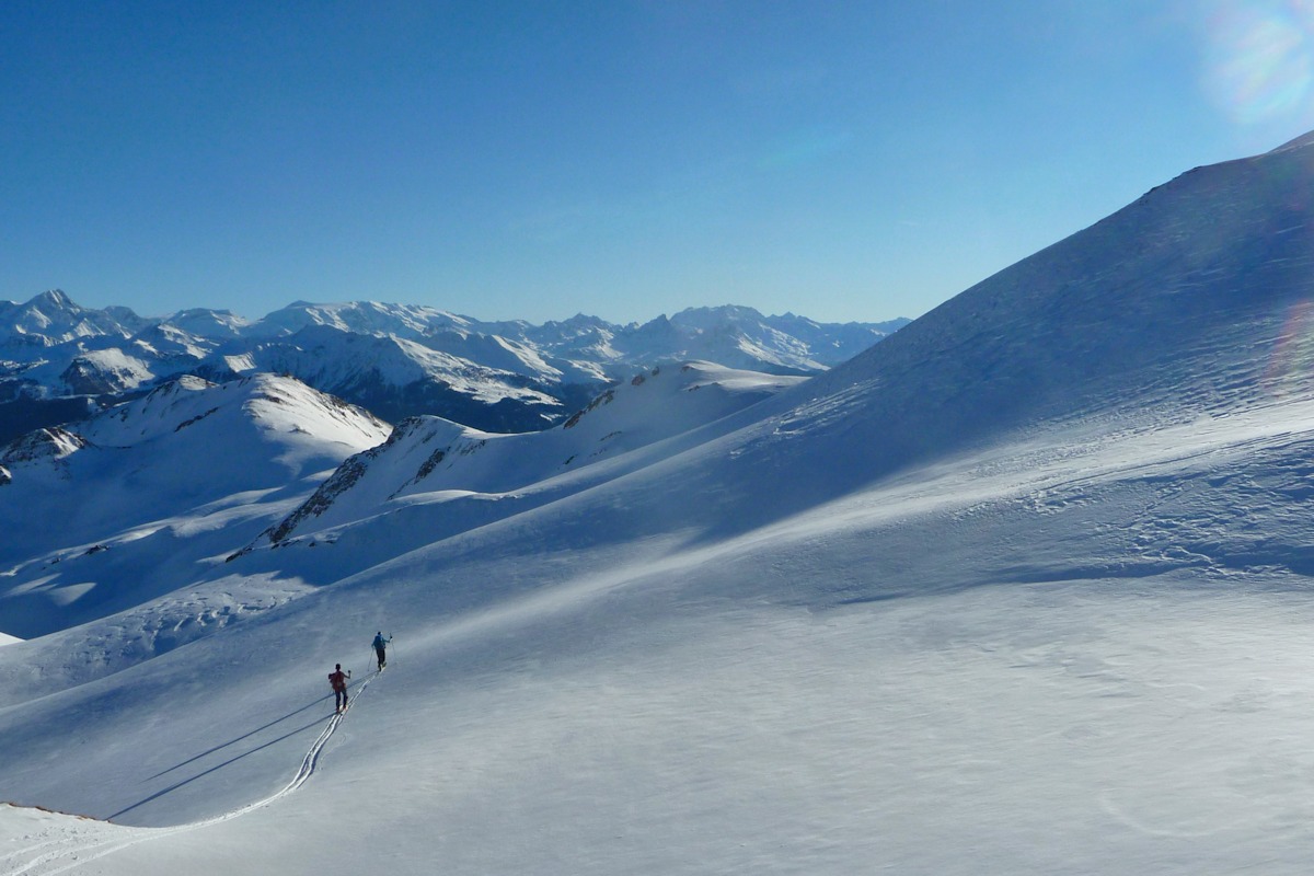 #16 Retour versant E : Courte traversée avant de descendre au pied du col de la Légette. Retour versant E : Courte traversée avant de descendre au pied du col de la Légette.