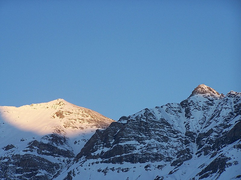 #1 Ouille Allegra : Levé du soleil sur les pointes du Chatellard et du Claret au dessus de Bessans Ouille Allegra : Levé du soleil sur les pointes du Chatellard et du Claret au dessus de Bessans