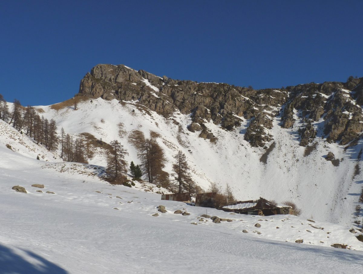 #1 Cabanes de Pré Grand : Et le Peyron derrière Cabanes de Pré Grand : Et le Peyron derrière