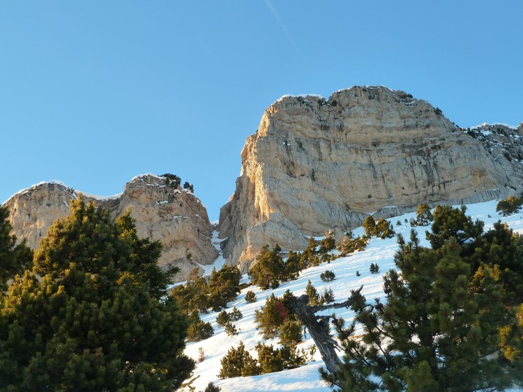 #17 Chamechaude : Brèche Arnaud en vue : les cuisses fument pour tracer ! Chamechaude : Brèche Arnaud en vue : les cuisses fument pour tracer !