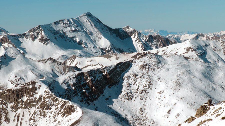 2900m : Secteur Mt Cimet avec vue sur le Dévoluy (Obiou, Pic de Bure)