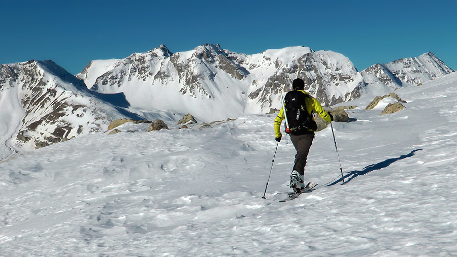 2450m : Montée face au Pelat