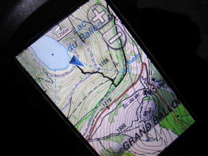 Matos pour le ski en nocturne : Un bon GPS avec fonds cartos pour ne pas se perdre dans la foret vosgienne.