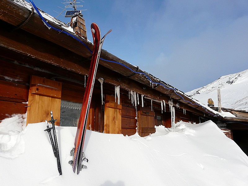 #1 Refuge de la dent parrachée. : Lendemain de tempête,
OK, 9h30, c Refuge de la dent parrachée. : Lendemain de tempête,
OK, 9h30, c'est pas très matinal mais bon, c'est le 1er de l'an.