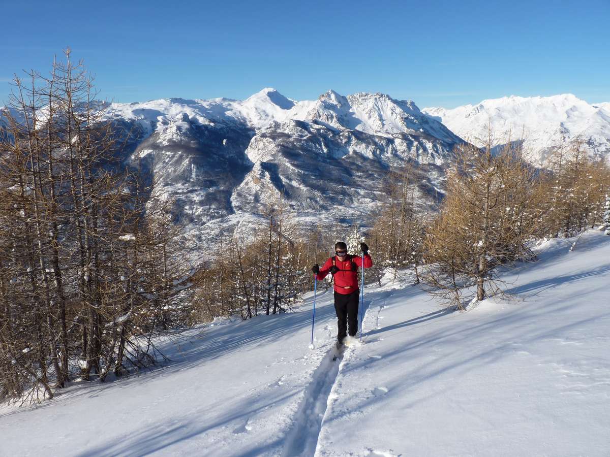 #3 On est mieux la qu On est mieux la qu'au travail : Une bonne pensée aux travailleurs du jour