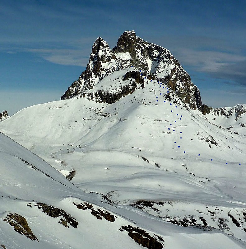 #5 Trace Sud Peyreget : la trace de la face sud. Photo depuis la Peña Blanca prise ce jour par des copaingggs Trace Sud Peyreget : la trace de la face sud. Photo depuis la Peña Blanca prise ce jour par des copaingggs