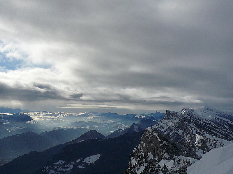 Chercher le Mt Aiguille ! : Mais si au fond ....