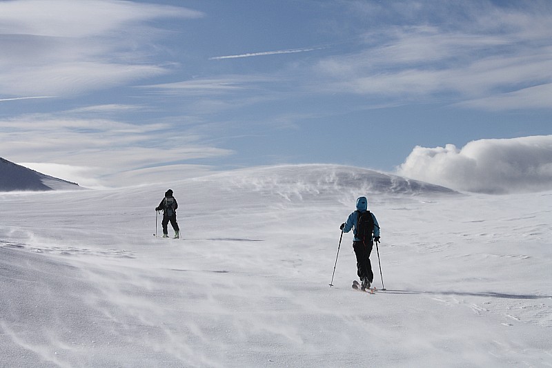 #5 Ambiance polaire : Sur le plateau, ça souffle en... comme on dit à Québec... Super ambiance, mais gros transport de neige. Ambiance polaire : Sur le plateau, ça souffle en... comme on dit à Québec... Super ambiance, mais gros transport de neige.