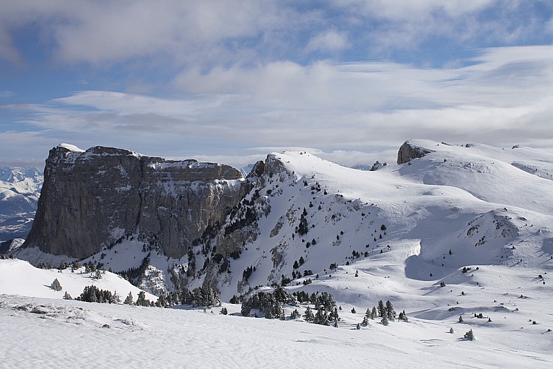 #7 Mont Aiguille.... : ... et Rochers du Parquet. Malgré le temps qui tourne, on l Mont Aiguille.... : ... et Rochers du Parquet. Malgré le temps qui tourne, on l'aura vu !
