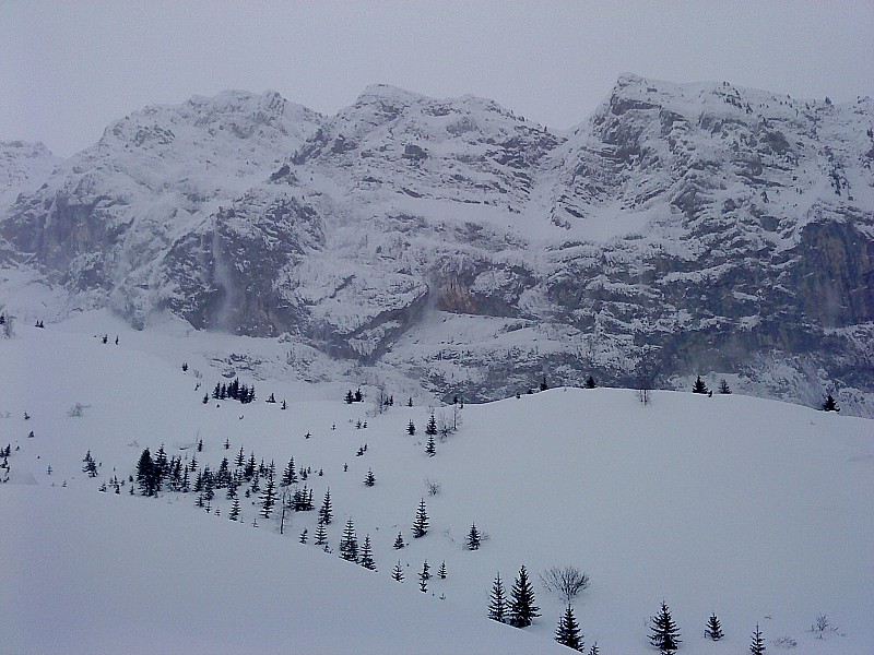 #3 Tete de Bostan : les Dents d Tete de Bostan : les Dents d'Oddaz et le vent qui descend la neige des couloirs