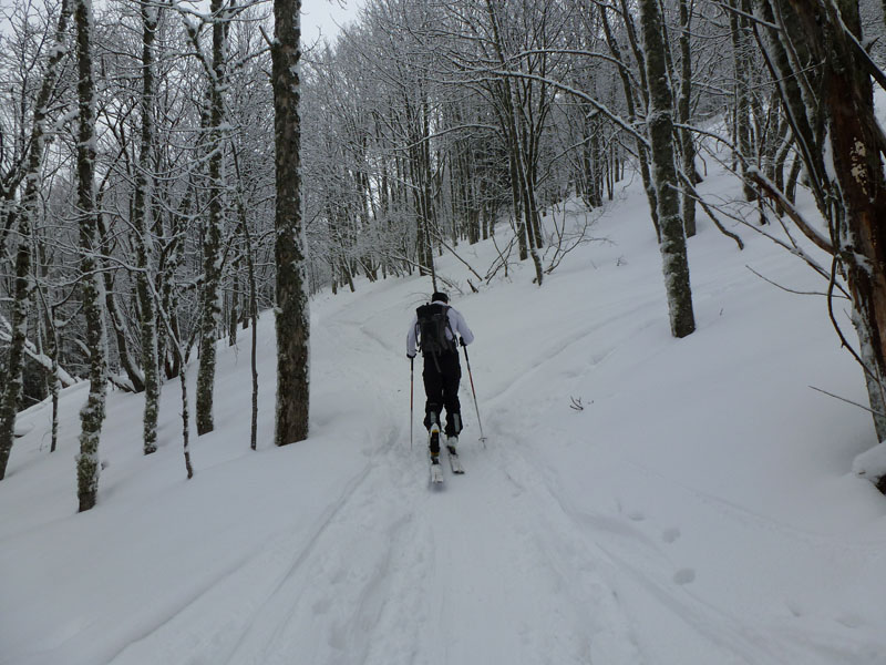 #1 Julien à la montée : dans la traversée vers la combe Ouest Julien à la montée : dans la traversée vers la combe Ouest