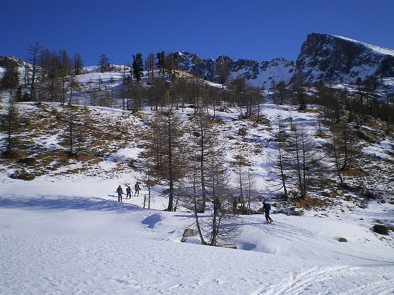 #1 Druos : Début de la montée, on passe où l Druos : Début de la montée, on passe où l'on peut, là où il reste assez de neige.