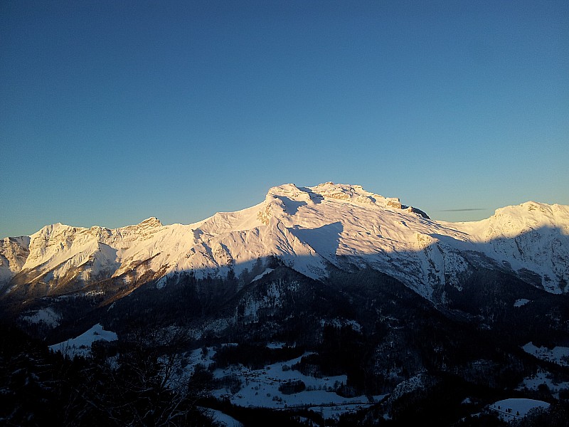 #2 La Tournette : Le soleil gagne du terrain La Tournette : Le soleil gagne du terrain