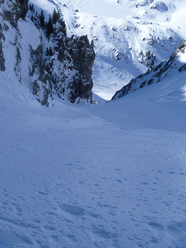 #9 couloir de sortie, neige dure mais bien homogene couloir de sortie, neige dure mais bien homogene