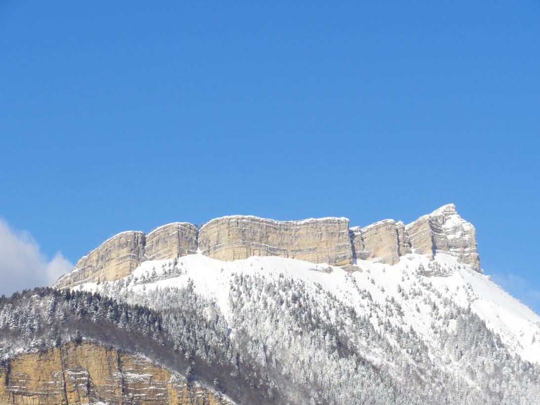 #1 Sappey-Sommard Vue Chamechaude : 9 janvier 2012 14h00 - Le Sappey en Chartreuse - Descente via piste du Sommard - Zoom sur Chamechaude Sappey-Sommard Vue Chamechaude : 9 janvier 2012 14h00 - Le Sappey en Chartreuse - Descente via piste du Sommard - Zoom sur Chamechaude