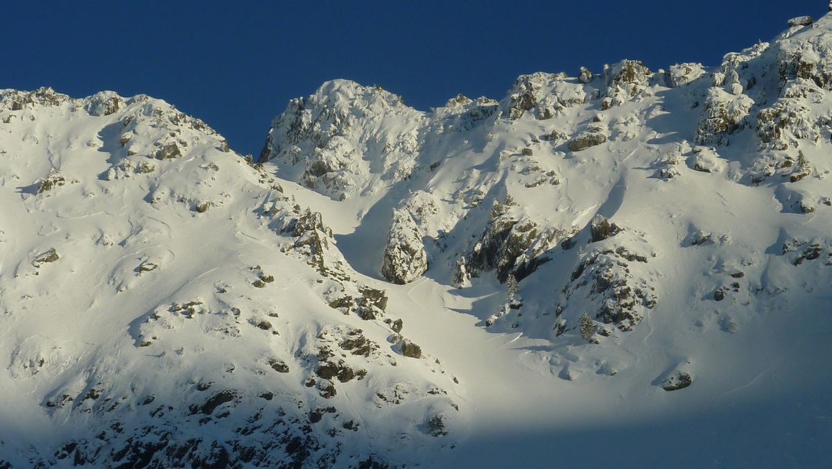 #16 Pas du Pin Couloir W : vierge mais.... pas sur du hold up.... !!!
qui s Pas du Pin Couloir W : vierge mais.... pas sur du hold up.... !!!
qui s'y colle ?!!