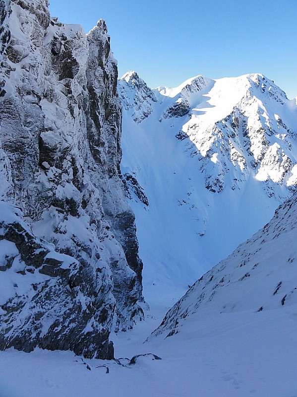 #7 ferouillet couloir SW : sur fond de grand replomb ferouillet couloir SW : sur fond de grand replomb