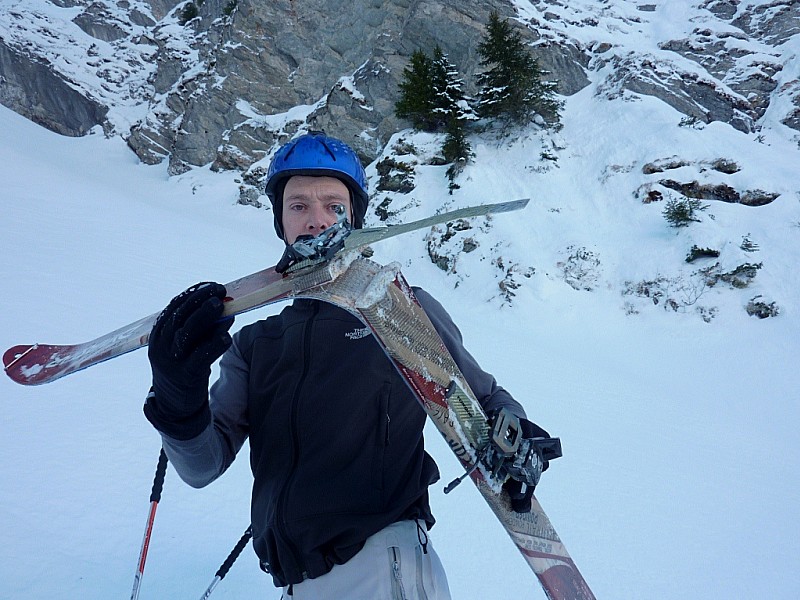 #2 ski cassé : Vaut mieux que ça n ski cassé : Vaut mieux que ça n'arrive pas dans une pente raide!!!