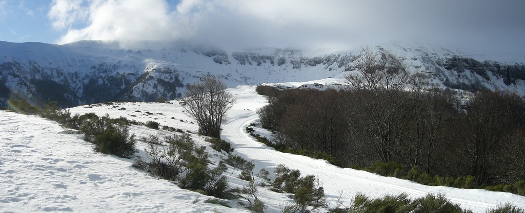 #1 Col d Col d'Eylac : Les nuages s'accrochent aux sommets