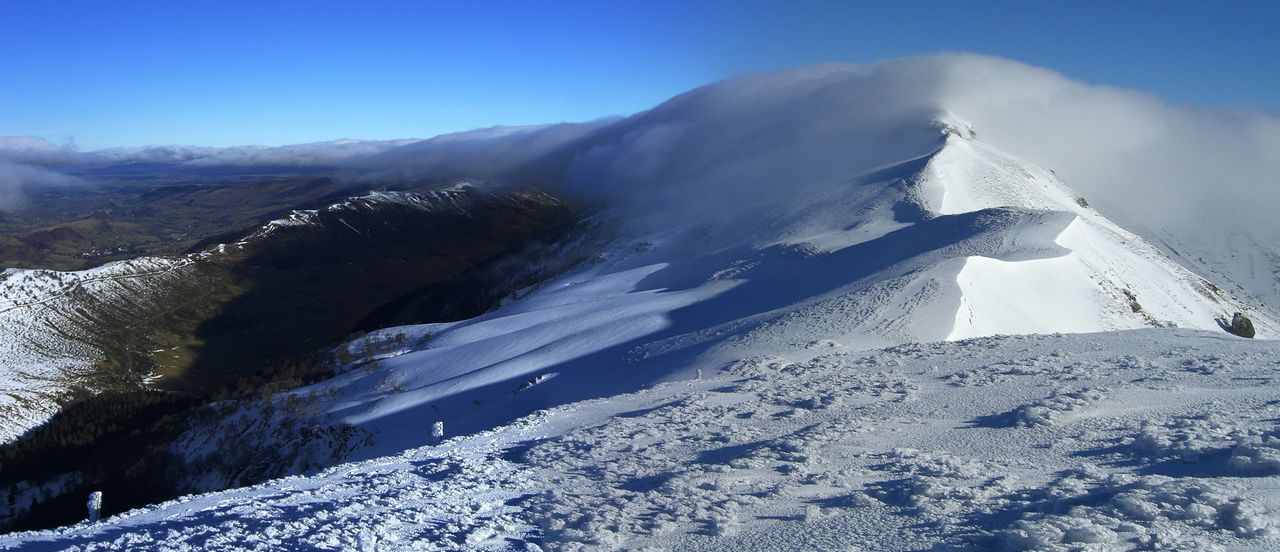 #5 Sur la crête : Belle vue sur la vallée en U Sur la crête : Belle vue sur la vallée en U