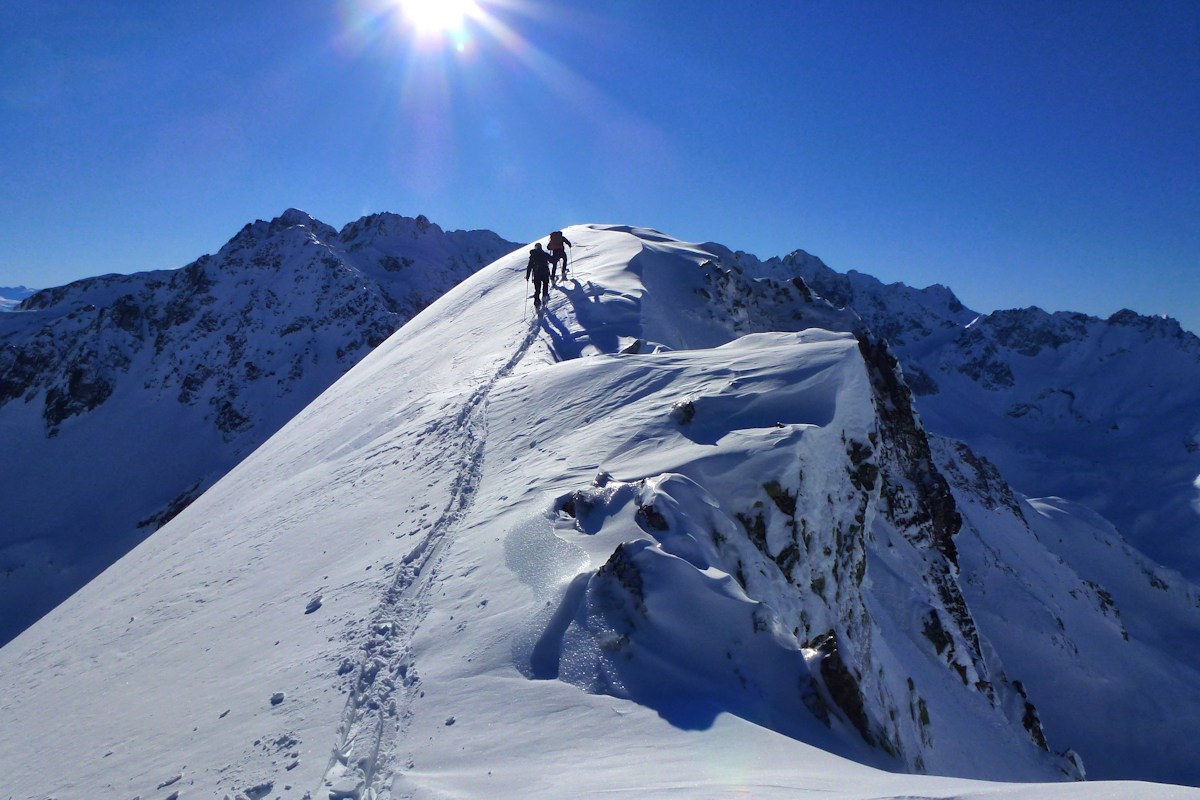 #14 Le sommet 2457 m : Mérite le détour! Le sommet 2457 m : Mérite le détour!