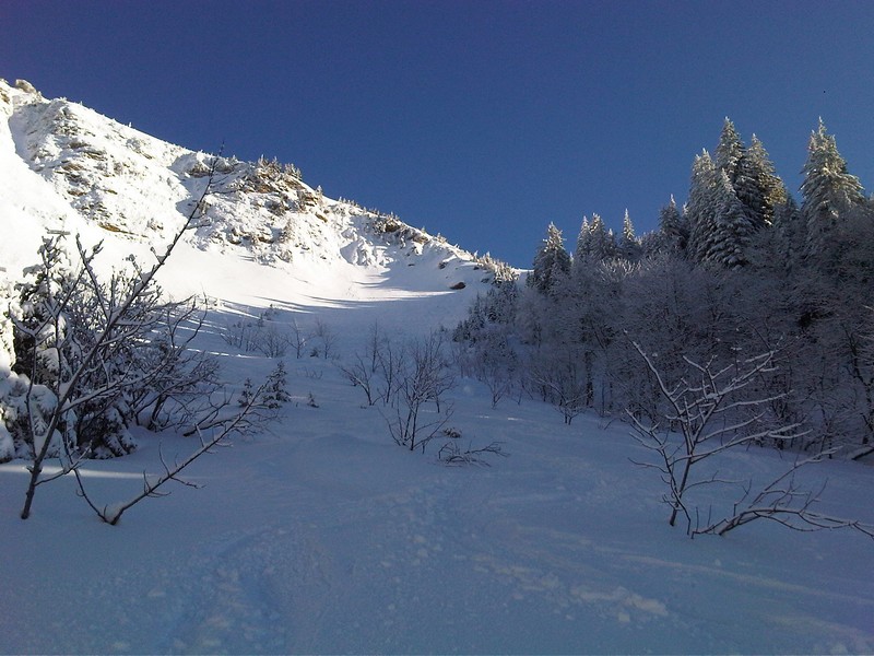 #18 Fin de la descente : Pas mal cette combe Nord juste à la fin de la descente W Fin de la descente : Pas mal cette combe Nord juste à la fin de la descente W