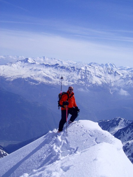 #3 Au sommet du pic du Frêne : Le sommet est trés aérien et panoramique; au fond, la Grande Casse Au sommet du pic du Frêne : Le sommet est trés aérien et panoramique; au fond, la Grande Casse
