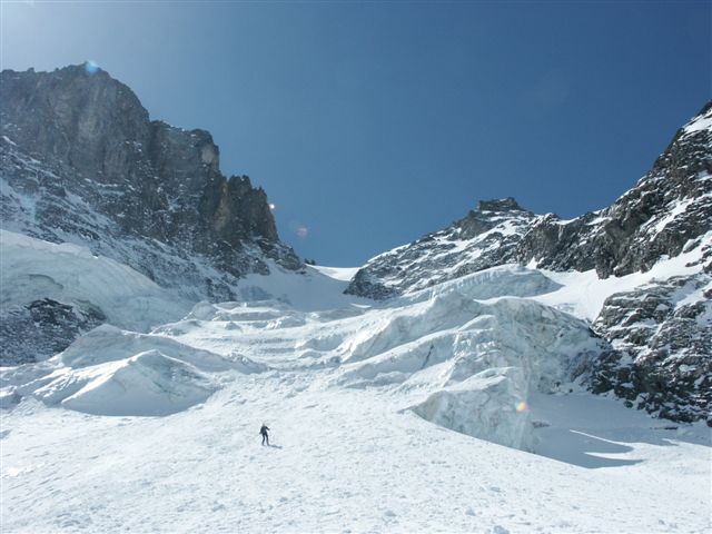 #9 Col Claire : Passage de la deuxième barre de sérac. Col Claire : Passage de la deuxième barre de sérac.