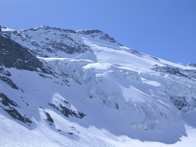 #4 Aiguille du Génépy : L Aiguille du Génépy : L'aiguille du Génépy avec 3 cassures de départ de plaques