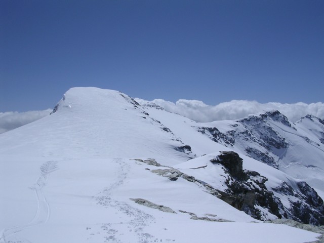 #8 Au sommet : Vue sur le dôme de L Au sommet : Vue sur le dôme de L'arpont et les dômes du Génépy