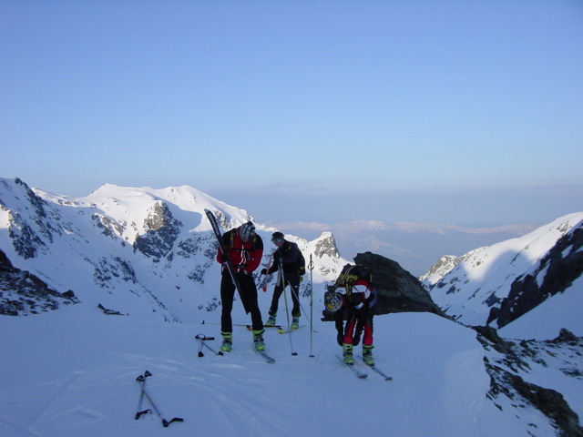 #4 Col de Freydane : Manip de peaux !
On vois les pros ... et les autres ;-) Col de Freydane : Manip de peaux !
On vois les pros ... et les autres ;-)