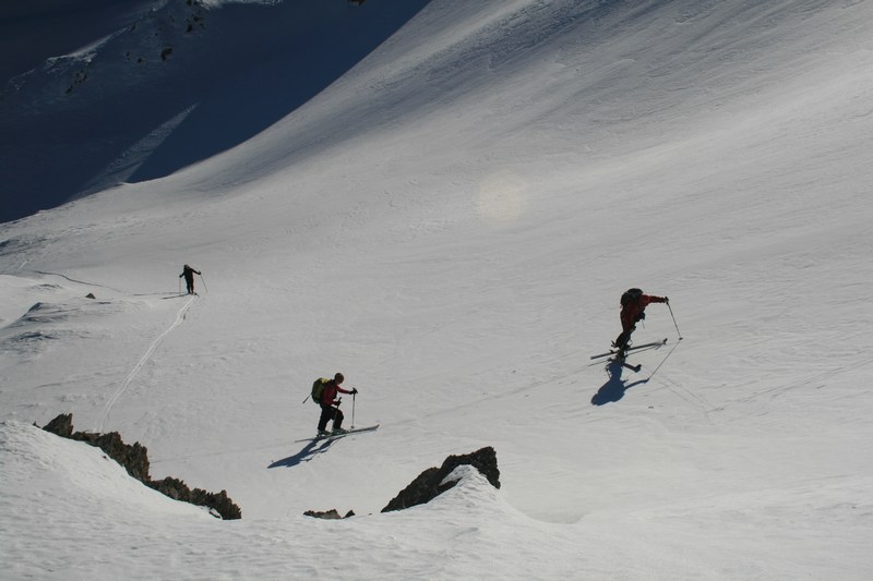 #5 Montée vers le col du Lauzon : neige portante; quel plaisir pour le traceur! Montée vers le col du Lauzon : neige portante; quel plaisir pour le traceur!