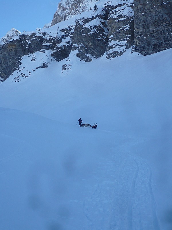 #2 vallon de bostan : l’équipage au loin vallon de bostan : l’équipage au loin