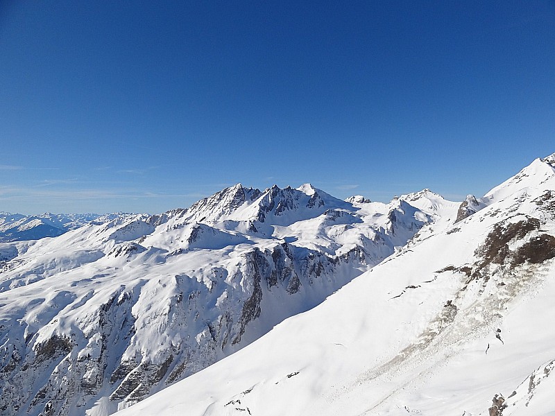 #1 Sommet : Vu du coté de la vallée des Sapieux et roignais Sommet : Vu du coté de la vallée des Sapieux et roignais