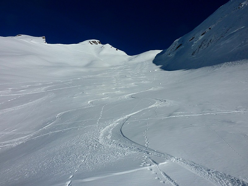 #10 Sous le col des Porthets : C Sous le col des Porthets : C'est W mais c'est encore poudreux.