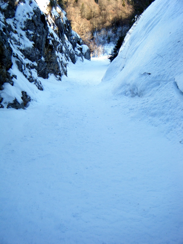 #3 canyon 1600 : le canyon est bien fourni en neige aussi canyon 1600 : le canyon est bien fourni en neige aussi