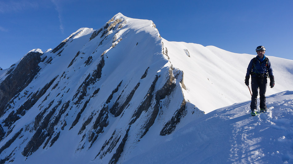 #5 au sommet du pt 2266 : excellent observatoire pour cette belle face W de l au sommet du pt 2266 : excellent observatoire pour cette belle face W de l'Etale