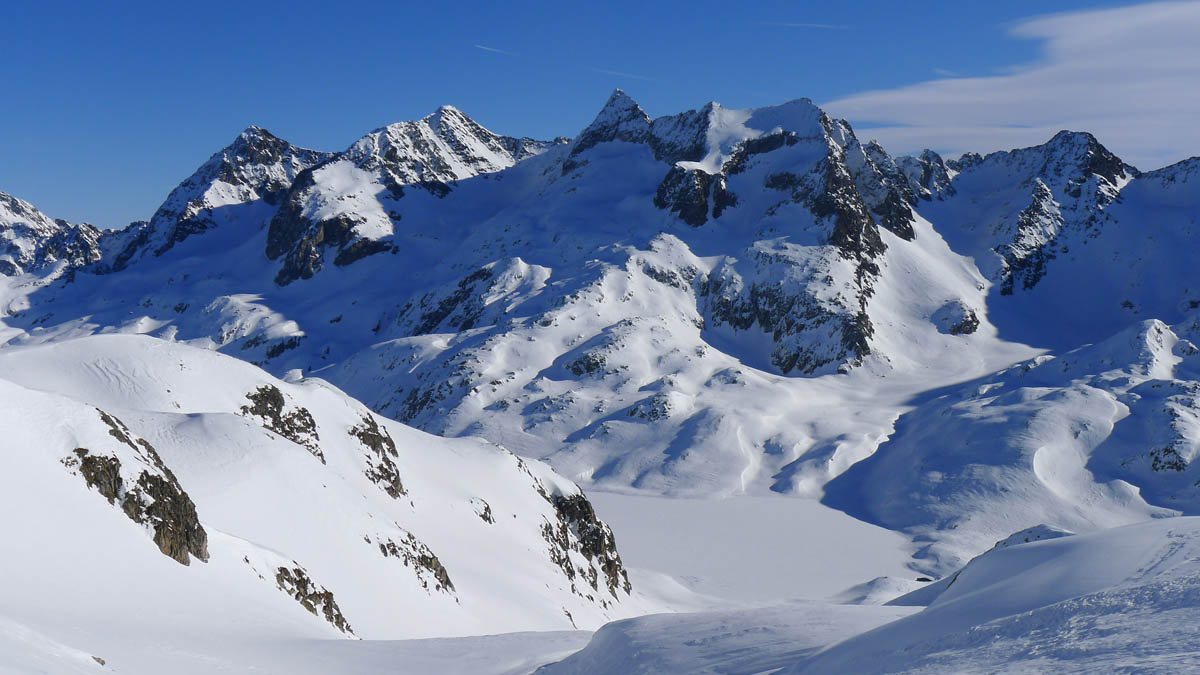 #2 Sous la Col de la Vache : Le Rocher Blanc, le toit, que de choses à faire .... et à refaire Sous la Col de la Vache : Le Rocher Blanc, le toit, que de choses à faire .... et à refaire