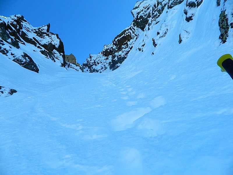 #4 couloir dent noir : bientot le sommet couloir dent noir : bientot le sommet