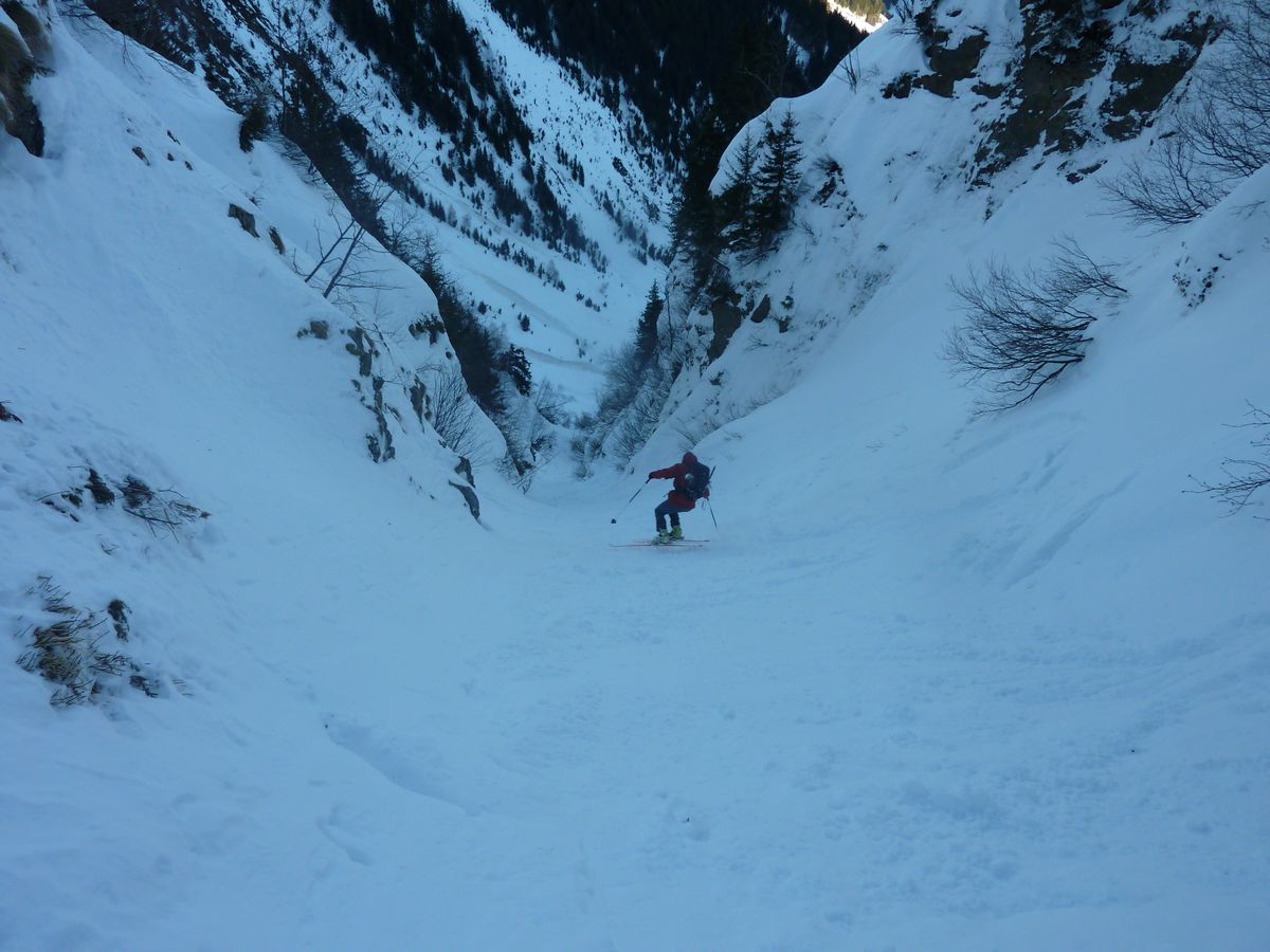 #16 Couloir des Grepets : c Couloir des Grepets : c'est pas tres large cette affaire !