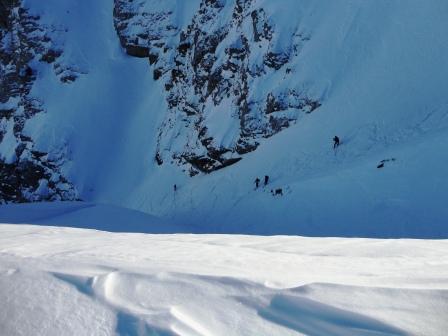 #1 l l'entrée dans le couloir : à 7 dans le couloir